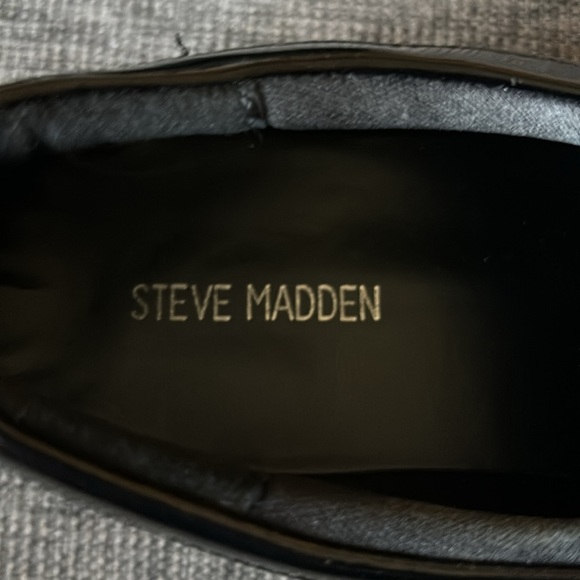 Steve Madden loafers size 7 1/2.  Great condition, VERY comfortable! - Picture 4 of 4